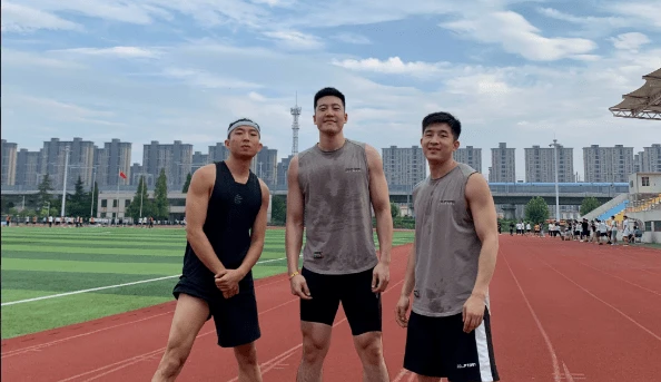 专业队篮球训练的费用是多少_0